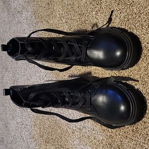 Agua College brand, Size 6.5, Black Boot